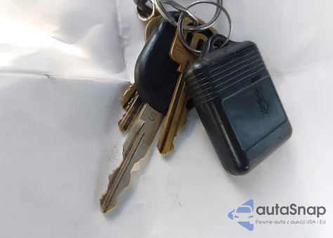 1999 Ford F-350 Lariat/Xl/Xlt z USA, uszkodzony, nr VIN 1FTSW31S9XEC16502